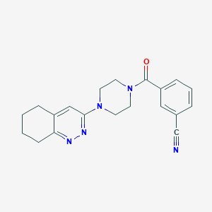 3-(4-(5,6,7,8-Tetrahydrocinnolin-3-yl)piperazine-1-carbonyl)benzonitrile