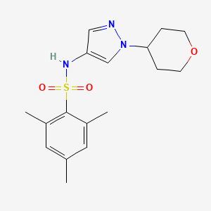 molecular formula C17H23N3O3S B2898878 2,4,6-trimethyl-N-(1-(tetrahydro-2H-pyran-4-yl)-1H-pyrazol-4-yl)benzenesulfonamide CAS No. 1797867-41-4