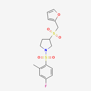 molecular formula C16H18FNO5S2 B2901921 1-((4-Fluoro-2-methylphenyl)sulfonyl)-3-((furan-2-ylmethyl)sulfonyl)pyrrolidine CAS No. 1795303-94-4