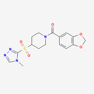 molecular formula C16H18N4O5S B2905045 benzo[d][1,3]dioxol-5-yl(4-((4-methyl-4H-1,2,4-triazol-3-yl)sulfonyl)piperidin-1-yl)methanone CAS No. 1448128-75-3