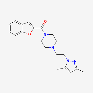 molecular formula C20H24N4O2 B2908155 benzofuran-2-yl(4-(2-(3,5-dimethyl-1H-pyrazol-1-yl)ethyl)piperazin-1-yl)methanone CAS No. 1286726-55-3