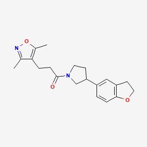 molecular formula C20H24N2O3 B2908438 1-[3-(2,3-Dihydro-1-benzofuran-5-yl)pyrrolidin-1-yl]-3-(3,5-dimethyl-1,2-oxazol-4-yl)propan-1-one CAS No. 2097859-09-9