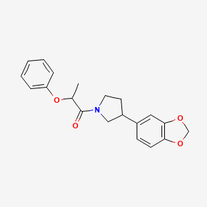 1-(3-(Benzo[d][1,3]dioxol-5-yl)pyrrolidin-1-yl)-2-phenoxypropan-1-one