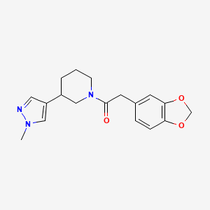 molecular formula C18H21N3O3 B2911034 2-(benzo[d][1,3]dioxol-5-yl)-1-(3-(1-methyl-1H-pyrazol-4-yl)piperidin-1-yl)ethan-1-one CAS No. 2309309-95-1