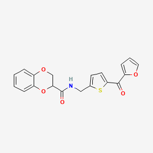 molecular formula C19H15NO5S B2911897 N-((5-(呋喃-2-羰基)噻吩-2-基)甲基)-2,3-二氢苯并[b][1,4]二噁英-2-甲酰胺 CAS No. 1797964-18-1