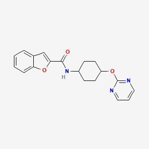 molecular formula C19H19N3O3 B2913029 N-((1r,4r)-4-(pyrimidin-2-yloxy)cyclohexyl)benzofuran-2-carboxamide CAS No. 2034473-93-1