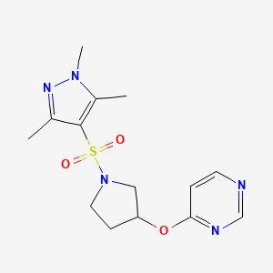 molecular formula C14H19N5O3S B2914954 4-((1-((1,3,5-三甲基-1H-吡唑-4-基)磺酰基)吡咯烷-3-基)氧基)嘧啶 CAS No. 2034523-27-6
