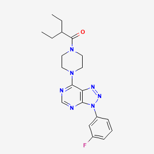 molecular formula C20H24FN7O B2916767 2-乙基-1-(4-(3-(3-氟苯基)-3H-[1,2,3]三唑并[4,5-d]嘧啶-7-基)哌嗪-1-基)丁烷-1-酮 CAS No. 920386-99-8