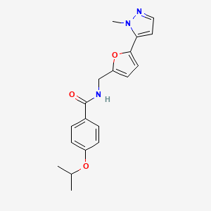 molecular formula C19H21N3O3 B2917671 N-[[5-(2-Methylpyrazol-3-yl)furan-2-yl]methyl]-4-propan-2-yloxybenzamide CAS No. 2415518-35-1