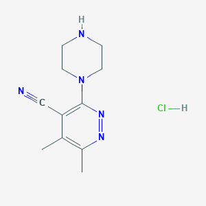 molecular formula C11H16ClN5 B2918660 5,6-二甲基-3-(哌嗪-1-基)吡哒嗪-4-腈盐酸盐 CAS No. 1221722-27-5