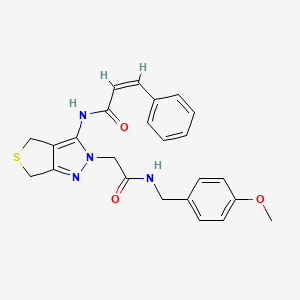 molecular formula C24H24N4O3S B2919430 (Z)-N-(2-(2-((4-methoxybenzyl)amino)-2-oxoethyl)-4,6-dihydro-2H-thieno[3,4-c]pyrazol-3-yl)-3-phenylacrylamide CAS No. 1105250-13-2
