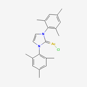 molecular formula C21H24AuClN2 B2920957 Chloro(1,3-dimesityl-1H-imidazol-2(3H)-ylidene)aurate(I) CAS No. 852445-81-9