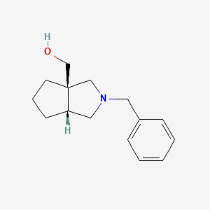 molecular formula C15H21NO B2921361 [(3Ar,6aR)-2-benzyl-1,3,4,5,6,6a-hexahydrocyclopenta[c]pyrrol-3a-yl]methanol CAS No. 874949-52-7