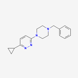 molecular formula C18H22N4 B2922777 3-(4-Benzylpiperazin-1-yl)-6-cyclopropylpyridazine CAS No. 2034315-04-1