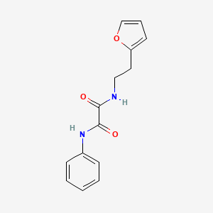 molecular formula C14H14N2O3 B2922932 N-[2-(呋喃-2-基)乙基]-N'-苯基草酰胺 CAS No. 898374-46-4