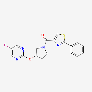 molecular formula C18H15FN4O2S B2923099 (3-((5-Fluoropyrimidin-2-yl)oxy)pyrrolidin-1-yl)(2-phenylthiazol-4-yl)methanone CAS No. 2034435-44-2