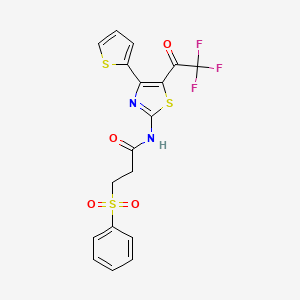 molecular formula C18H13F3N2O4S3 B2923680 3-(苯磺酰基)-N-(4-(噻吩-2-基)-5-(2,2,2-三氟乙酰)噻唑-2-基)丙酰胺 CAS No. 868676-14-6