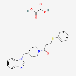 molecular formula C24H27N3O5S B2924999 1-(4-((1H-苯并[d]咪唑-1-基)甲基)哌啶-1-基)-3-(苯硫基)丙-1-酮草酸盐 CAS No. 1351630-80-2