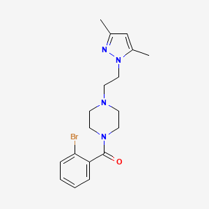 molecular formula C18H23BrN4O B2926137 (2-溴苯基)(4-(2-(3,5-二甲基-1H-吡唑-1-基)乙基)哌嗪-1-基)甲酮 CAS No. 1286710-97-1