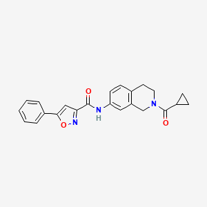 molecular formula C23H21N3O3 B2926161 N-(2-(环丙烷甲酰基)-1,2,3,4-四氢异喹啉-7-基)-5-苯基异恶唑-3-甲酰胺 CAS No. 1206989-81-2