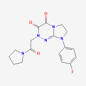 molecular formula C17H18FN5O3 B2926452 8-(4-氟苯基)-2-(2-氧代-2-(吡咯烷-1-基)乙基)-7,8-二氢咪唑并[2,1-c][1,2,4]三嗪-3,4(2H,6H)-二酮 CAS No. 941917-38-0