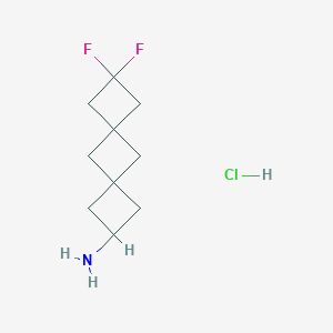 molecular formula C10H16ClF2N B2927242 8,8-二氟双螺[3.1.36.14]癸烷-2-胺；盐酸盐 CAS No. 2418720-49-5