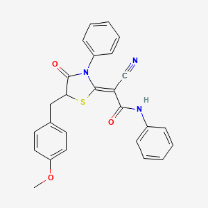 molecular formula C26H21N3O3S B2927403 (Z)-2-cyano-2-(5-(4-methoxybenzyl)-4-oxo-3-phenylthiazolidin-2-ylidene)-N-phenylacetamide CAS No. 500148-24-3