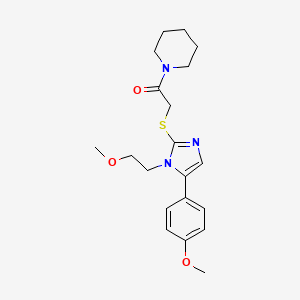 molecular formula C20H27N3O3S B2927541 2-((1-(2-甲氧基乙基)-5-(4-甲氧基苯基)-1H-咪唑-2-基)硫)-1-(哌啶-1-基)乙酮 CAS No. 1207021-36-0