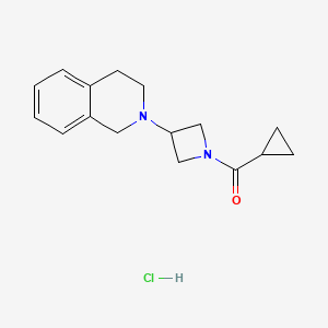 molecular formula C16H21ClN2O B2927626 cyclopropyl(3-(3,4-dihydroisoquinolin-2(1H)-yl)azetidin-1-yl)methanone hydrochloride CAS No. 2034263-88-0