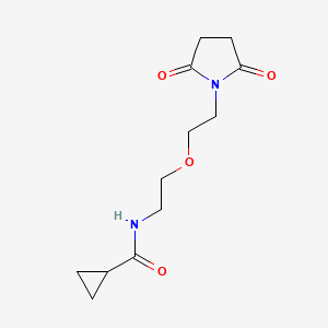 molecular formula C12H18N2O4 B2929408 N-(2-(2-(2,5-二氧代吡咯烷-1-基)乙氧基)乙基)环丙烷甲酰胺 CAS No. 2320602-42-2