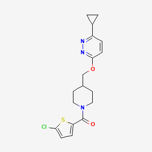 molecular formula C18H20ClN3O2S B2930787 3-{[1-(5-Chlorothiophene-2-carbonyl)piperidin-4-yl]methoxy}-6-cyclopropylpyridazine CAS No. 2320576-65-4