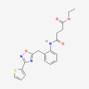 molecular formula C19H19N3O4S B2931603 Ethyl 4-oxo-4-((2-((3-(thiophen-2-yl)-1,2,4-oxadiazol-5-yl)methyl)phenyl)amino)butanoate CAS No. 1797598-57-2