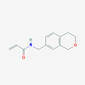 molecular formula C13H15NO2 B2931919 N-(3,4-Dihydro-1H-isochromen-7-ylmethyl)prop-2-enamide CAS No. 2361638-59-5