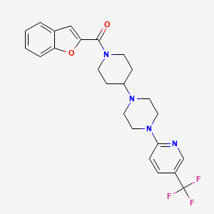 molecular formula C24H25F3N4O2 B2932069 苯并呋喃-2-基(4-(4-(5-(三氟甲基)吡啶-2-基)哌嗪-1-基)哌啶-1-基)甲酮 CAS No. 2034612-11-6