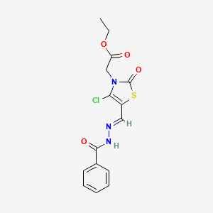 molecular formula C15H14ClN3O4S B2933164 (E)-乙基 2-(5-((2-苯甲酰腙)甲基)-4-氯-2-氧代噻唑-3(2H)-基)乙酸酯 CAS No. 879919-52-5