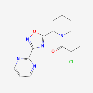 molecular formula C14H16ClN5O2 B2934838 2-Chloro-1-[2-(3-pyrimidin-2-yl-1,2,4-oxadiazol-5-yl)piperidin-1-yl]propan-1-one CAS No. 2411285-52-2