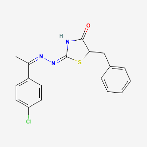 molecular formula C18H16ClN3OS B2934859 (E)-5-benzyl-2-((Z)-(1-(4-chlorophenyl)ethylidene)hydrazono)thiazolidin-4-one CAS No. 301175-29-1