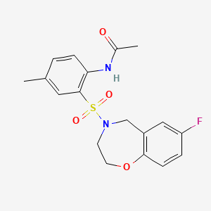 molecular formula C18H19FN2O4S B2935077 N-(2-((7-fluoro-2,3-dihydrobenzo[f][1,4]oxazepin-4(5H)-yl)sulfonyl)-4-methylphenyl)acetamide CAS No. 2034605-48-4