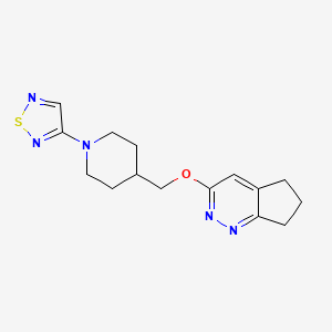 3-[4-(6,7-Dihydro-5H-cyclopenta[c]pyridazin-3-yloxymethyl)piperidin-1-yl]-1,2,5-thiadiazole