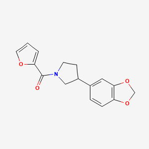 molecular formula C16H15NO4 B2935374 (3-(苯并[d][1,3]二氧杂环-5-基)吡咯烷-1-基)(呋喃-2-基)甲酮 CAS No. 1327660-37-6