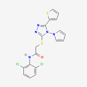 molecular formula C18H13Cl2N5OS2 B2935384 N-(2,6-dichlorophenyl)-2-{[4-(1H-pyrrol-1-yl)-5-(thiophen-2-yl)-4H-1,2,4-triazol-3-yl]sulfanyl}acetamide CAS No. 886933-41-1