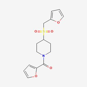 Furan-2-yl(4-((furan-2-ylmethyl)sulfonyl)piperidin-1-yl)methanone