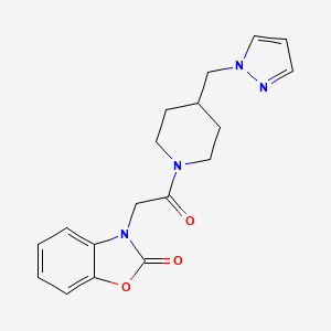 molecular formula C18H20N4O3 B2935864 3-(2-(4-((1H-pyrazol-1-yl)methyl)piperidin-1-yl)-2-oxoethyl)benzo[d]oxazol-2(3H)-one CAS No. 1286722-58-4
