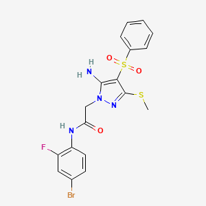 molecular formula C18H16BrFN4O3S2 B2936602 2-(5-氨基-3-(甲硫基)-4-(苯磺酰基)-1H-吡唑-1-基)-N-(4-溴-2-氟苯基)乙酰胺 CAS No. 1019098-78-2