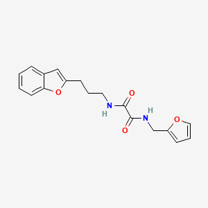 molecular formula C18H18N2O4 B2937302 N1-(3-(benzofuran-2-yl)propyl)-N2-(furan-2-ylmethyl)oxalamide CAS No. 2034558-73-9