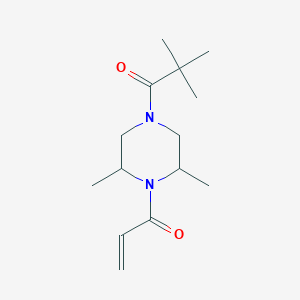1-[4-(2,2-Dimethylpropanoyl)-2,6-dimethylpiperazin-1-yl]prop-2-en-1-one