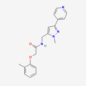 molecular formula C19H20N4O2 B2938916 2-(2-Methylphenoxy)-N-[(2-methyl-5-pyridin-4-ylpyrazol-3-yl)methyl]acetamide CAS No. 2309308-73-2