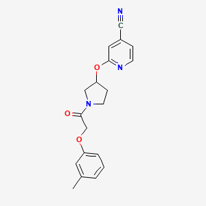 molecular formula C19H19N3O3 B2939919 2-((1-(2-(m-Tolyloxy)acetyl)pyrrolidin-3-yl)oxy)isonicotinonitrile CAS No. 1903653-89-3