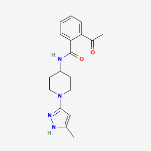 molecular formula C18H22N4O2 B2940696 2-acetyl-N-(1-(5-methyl-1H-pyrazol-3-yl)piperidin-4-yl)benzamide CAS No. 2034205-23-5