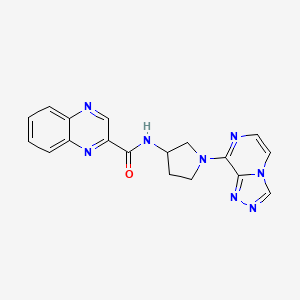 molecular formula C18H16N8O B2942135 N-(1-([1,2,4]三唑并[4,3-a]哒嗪-8-基)吡咯烷-3-基)喹喔啉-2-甲酰胺 CAS No. 2034295-77-5